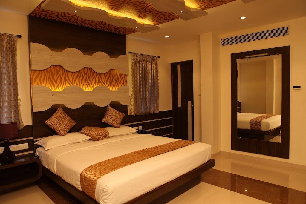 Hotel Sbs Grand Coimbatore Habitación foto