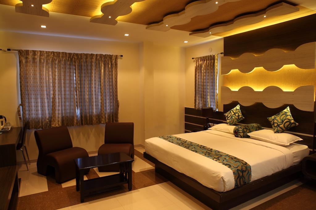 Hotel Sbs Grand Coimbatore Habitación foto